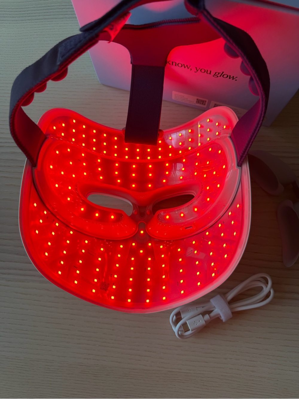 ✨ THERABODY TheraFace Mask Glo LED Light Therapy Device + Box ✨ - Picture 2 of 8
